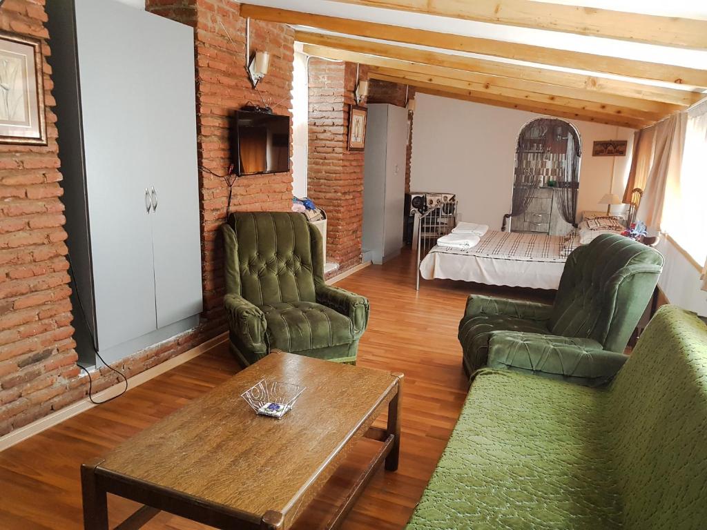 Bright Cozy Apartment Tbilisi Best Location room 6